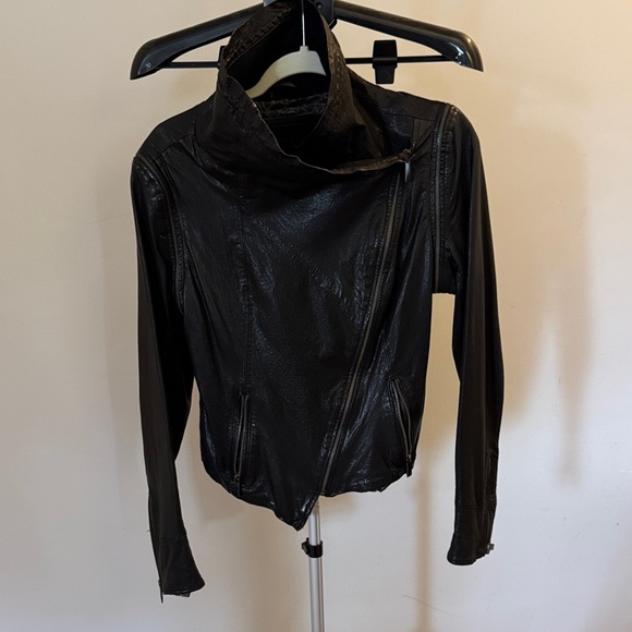 Elegant  Black Leather Women's Jacket - Picture 6 of 10